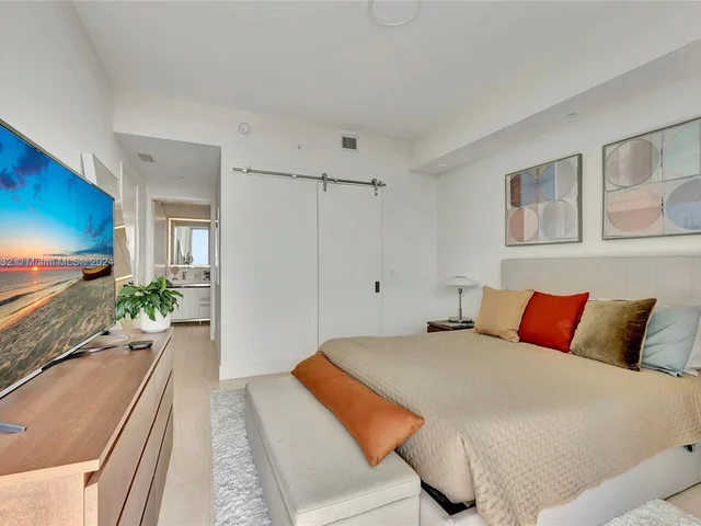 2000 Metropica Way # 1906, Sunrise FL 33323