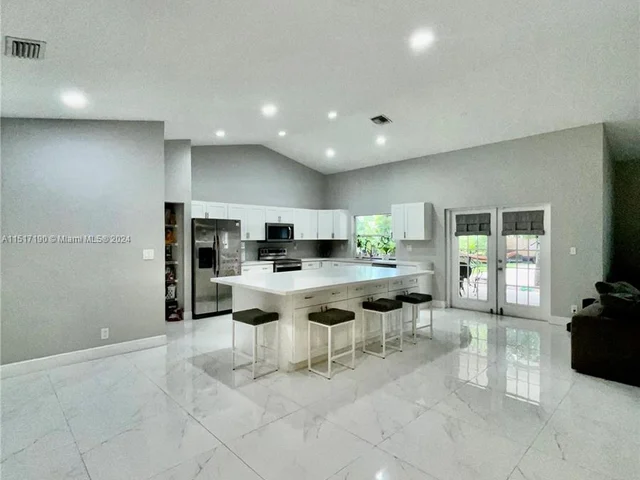 4644 NW 99th Ln, Coral Springs FL 33076