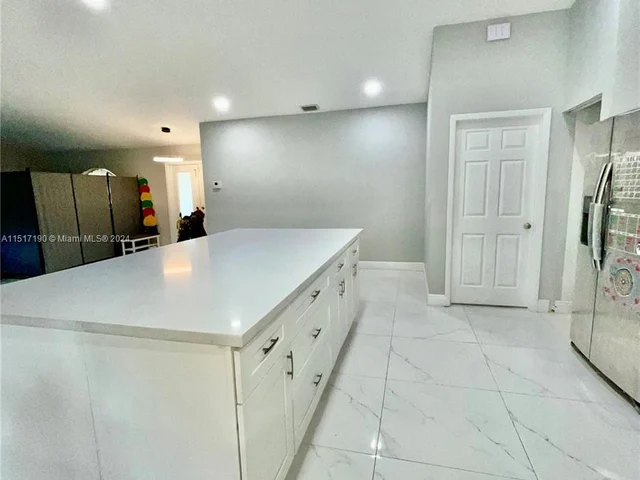 4644 NW 99th Ln, Coral Springs FL 33076