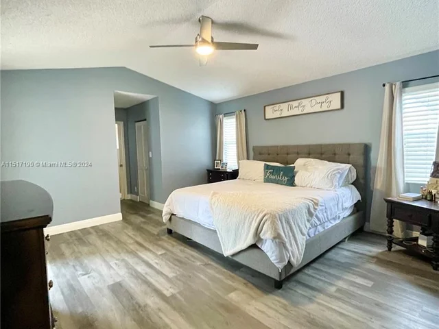 4644 NW 99th Ln, Coral Springs FL 33076