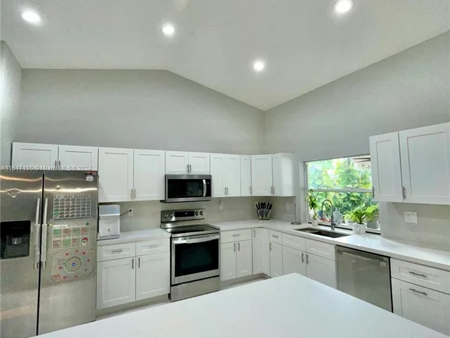 4644 NW 99th Ln, Coral Springs FL 33076