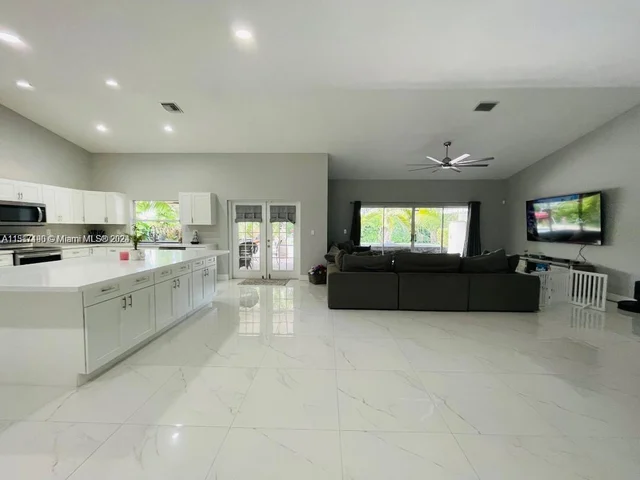 4644 NW 99th Ln, Coral Springs FL 33076