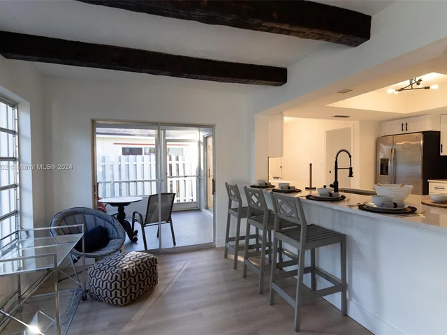 8410 NW 25th Ct, Sunrise FL 33322