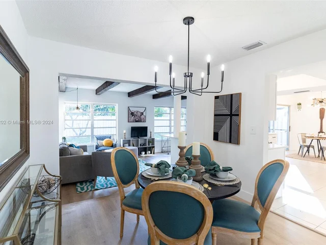 8410 NW 25th Ct, Sunrise FL 33322