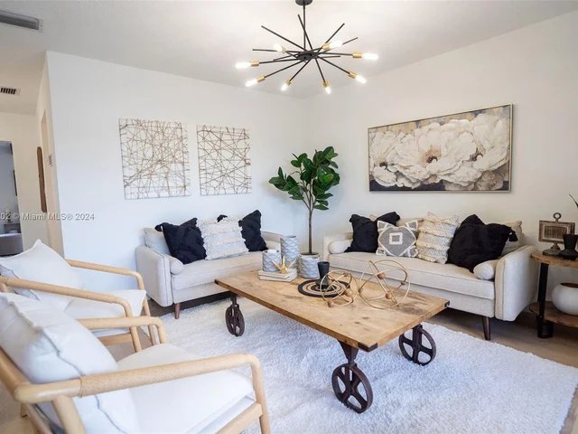 8410 NW 25th Ct, Sunrise FL 33322