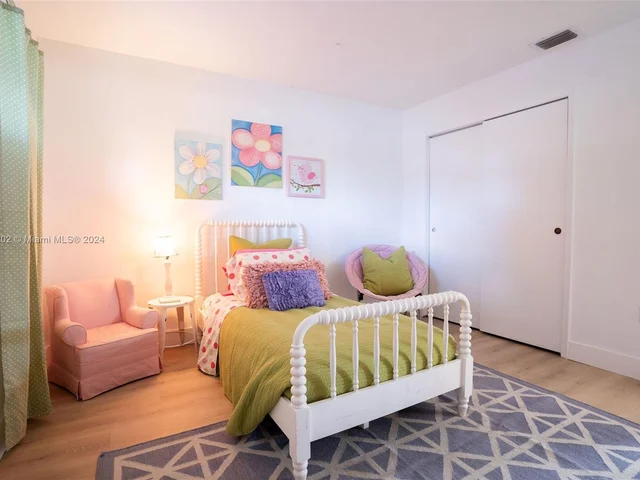 8410 NW 25th Ct, Sunrise FL 33322