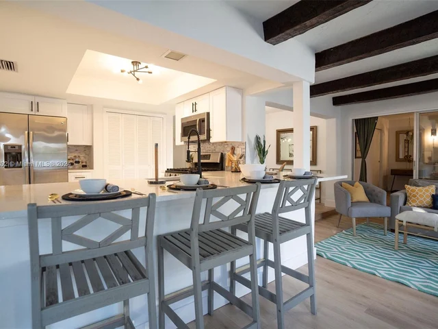 8410 NW 25th Ct, Sunrise FL 33322