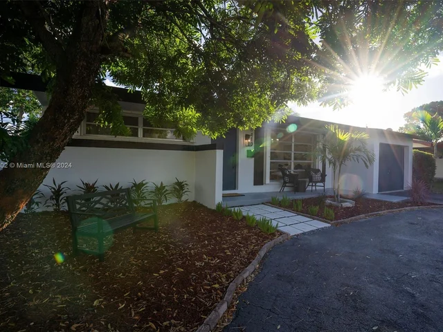 8410 NW 25th Ct, Sunrise FL 33322