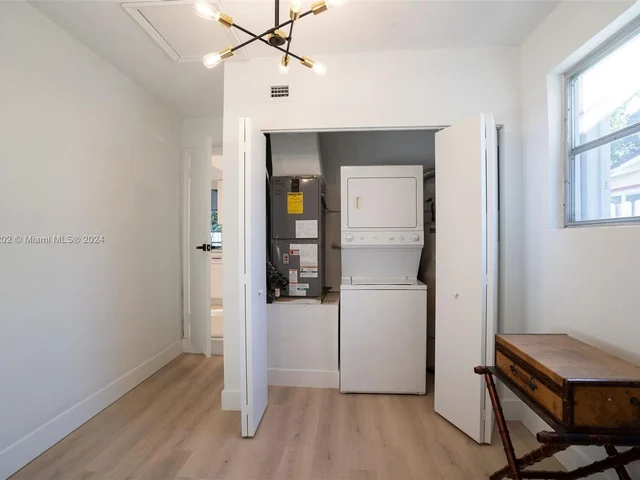 8410 NW 25th Ct, Sunrise FL 33322