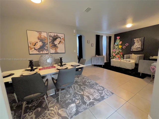 1557 SE 20th Ter, Homestead FL 33035