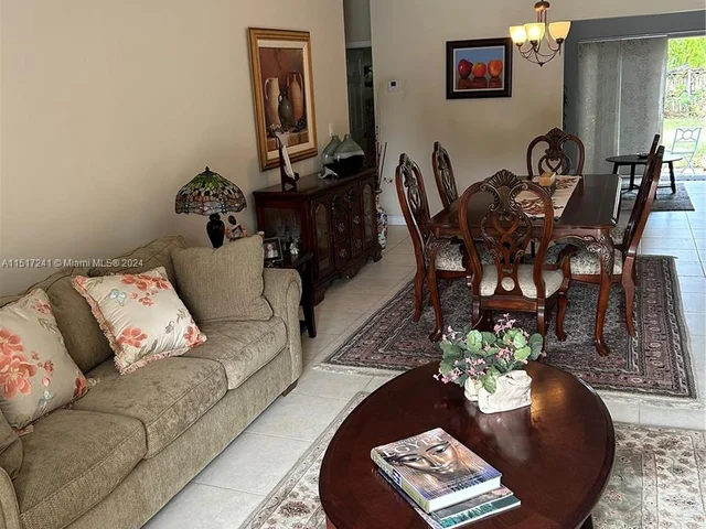 13165 SW 142 TER, Miami FL 33186