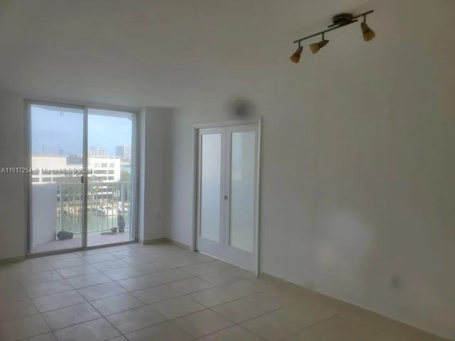 7933 West Dr # 818, North Bay Village FL 33141