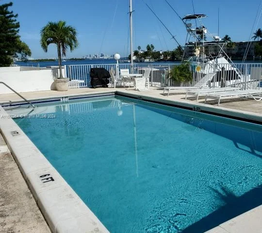 7933 West Dr # 818, North Bay Village FL 33141