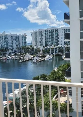 7933 West Dr # 818, North Bay Village FL 33141