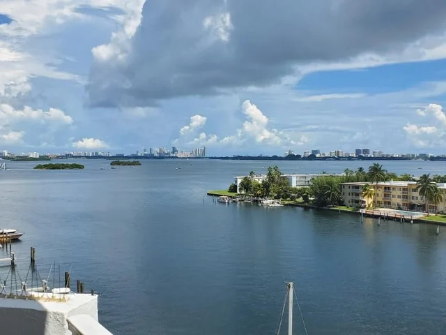 7933 West Dr # 818, North Bay Village FL 33141