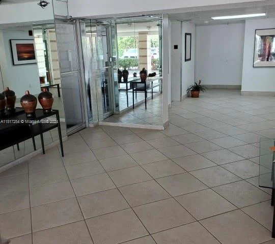 7933 West Dr # 818, North Bay Village FL 33141