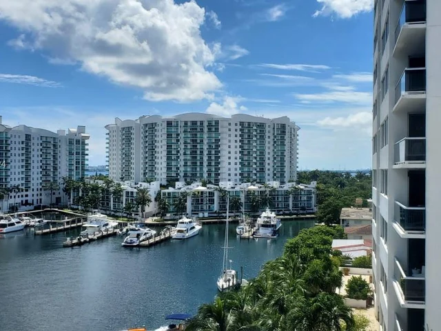 7933 West Dr # 818, North Bay Village FL 33141