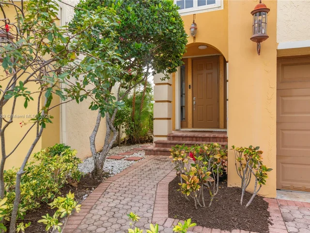 3172 NE 211th St, Aventura FL 33180