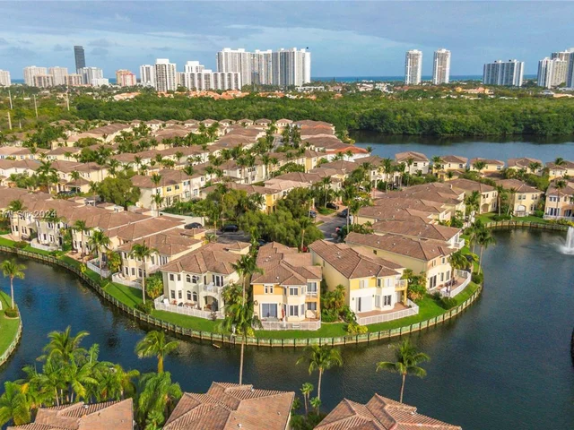 3172 NE 211th St, Aventura FL 33180