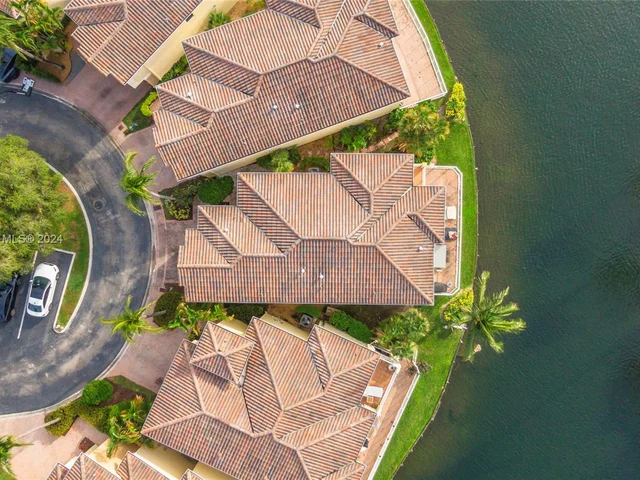 3172 NE 211th St, Aventura FL 33180