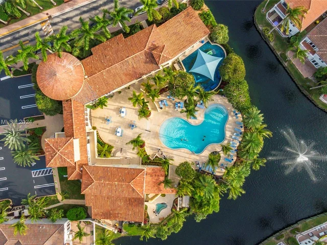 3172 NE 211th St, Aventura FL 33180