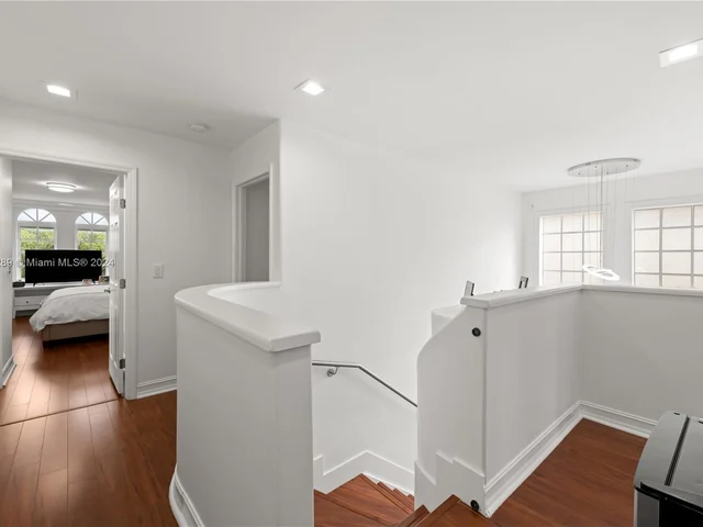 3172 NE 211th St, Aventura FL 33180