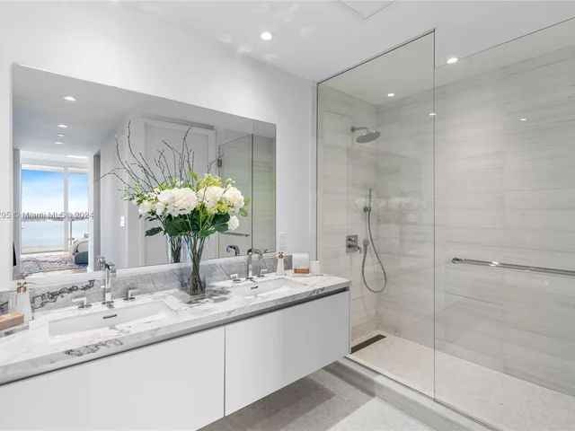 700 NE 26th Ter, Miami FL 33137