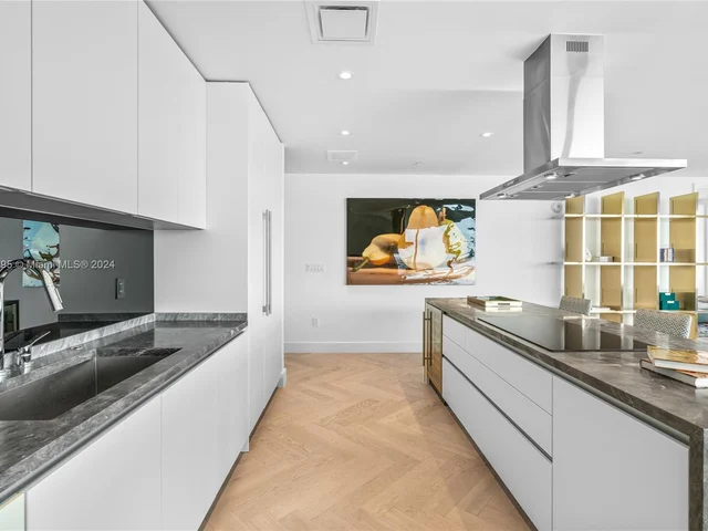 700 NE 26th Ter, Miami FL 33137