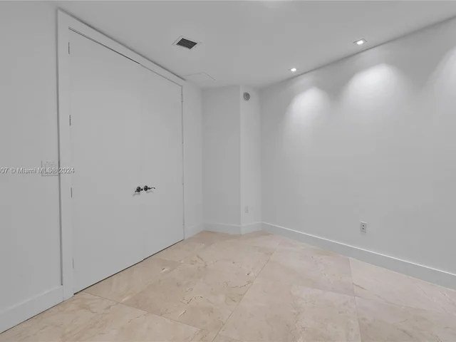 15811 Collins Ave # 2807, Sunny Isles Beach FL 33160