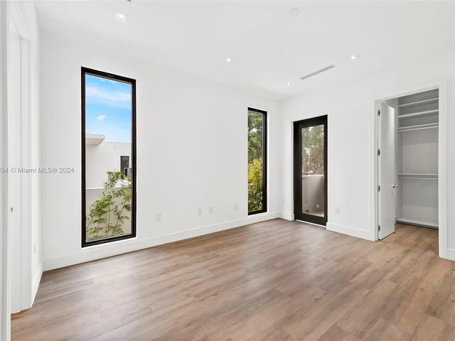 2980 Coconut Ave, Miami FL 33133