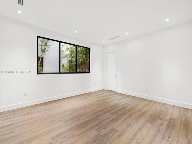 2980 Coconut Ave, Miami FL 33133