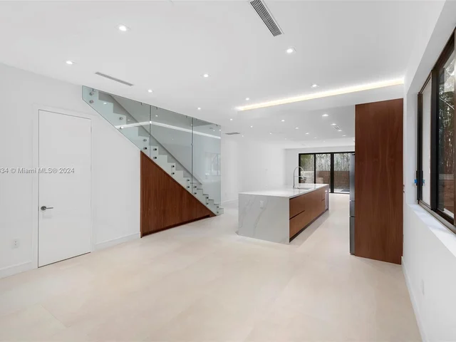 2980 Coconut Ave, Miami FL 33133