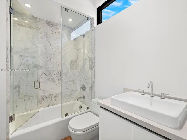 2980 Coconut Ave, Miami FL 33133