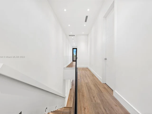 2980 Coconut Ave, Miami FL 33133