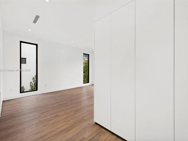 2980 Coconut Ave, Miami FL 33133