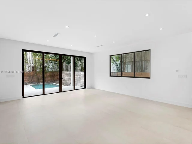 2980 Coconut Ave, Miami FL 33133