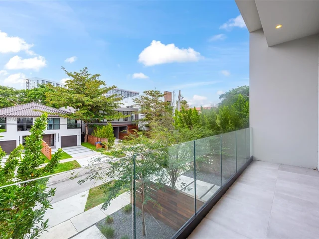 2980 Coconut Ave, Miami FL 33133