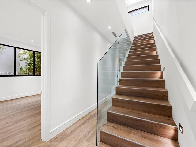 2980 Coconut Ave, Miami FL 33133