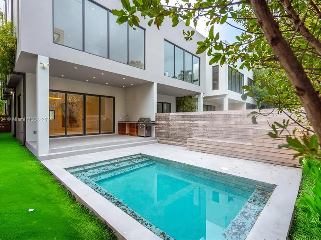 2980 Coconut Ave, Miami FL 33133