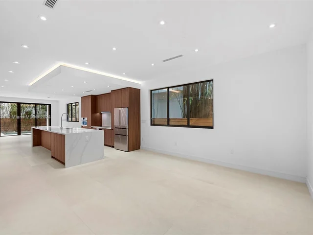 2980 Coconut Ave, Miami FL 33133