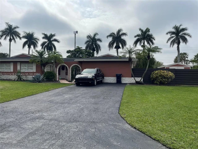 8880 SW 183rd Ter, Palmetto Bay FL 33157