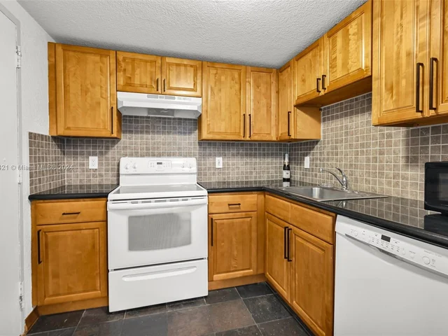 800 West Ave # 530, Miami Beach FL 33139