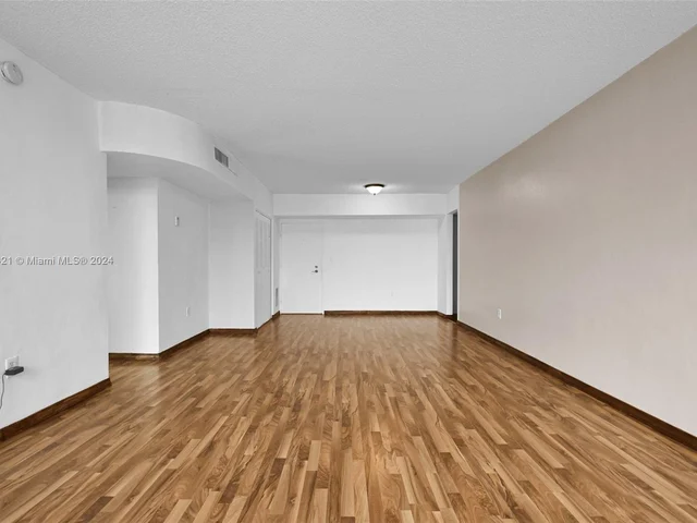 800 West Ave # 530, Miami Beach FL 33139