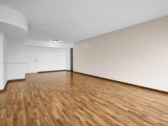 800 West Ave # 530, Miami Beach FL 33139