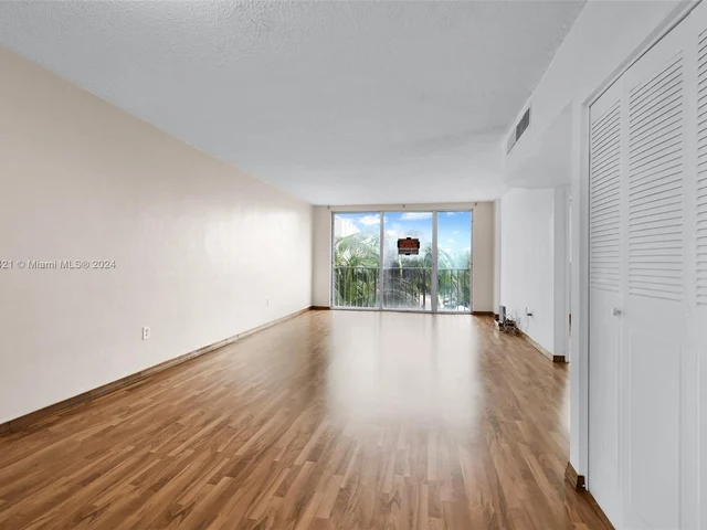 800 West Ave # 530, Miami Beach FL 33139