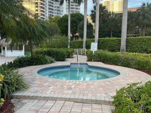 3300 NE 192nd St # 512, Aventura FL 33180