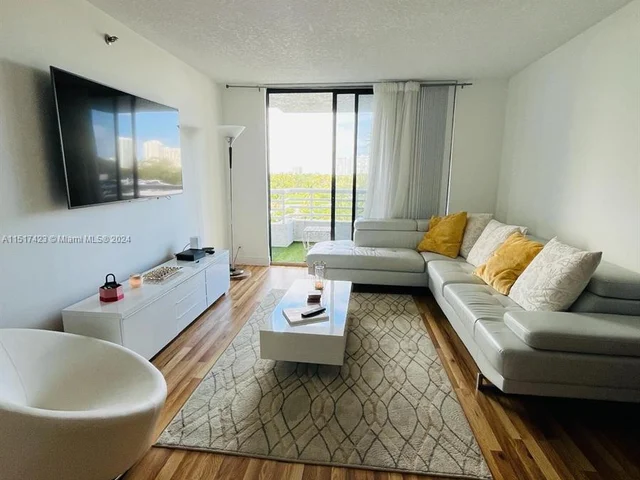 3300 NE 192nd St # 512, Aventura FL 33180