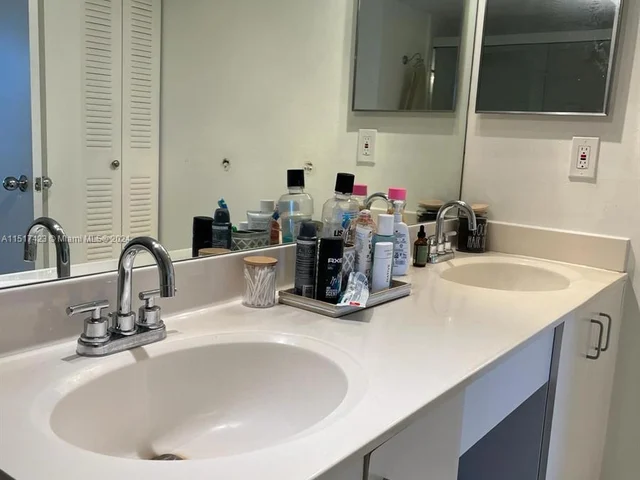 3300 NE 192nd St # 512, Aventura FL 33180