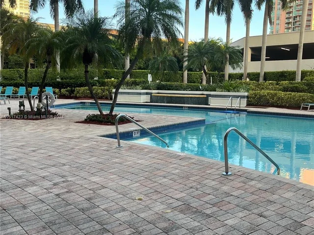 3300 NE 192nd St # 512, Aventura FL 33180