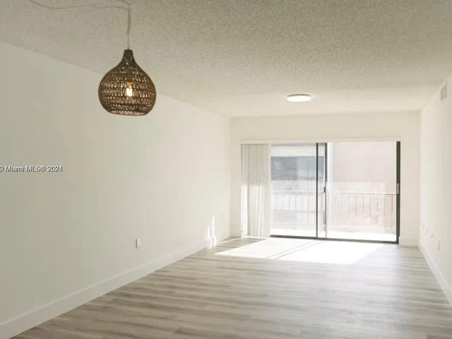 8287 SW 128th St # 210, Pinecrest FL 33156